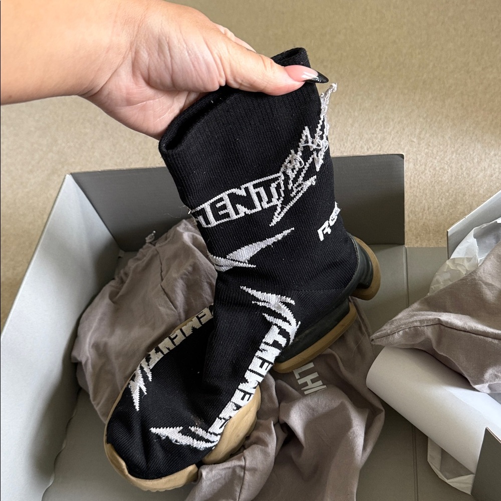 Vetementes x Reebok Sock sneakers - Picture 9 of 9